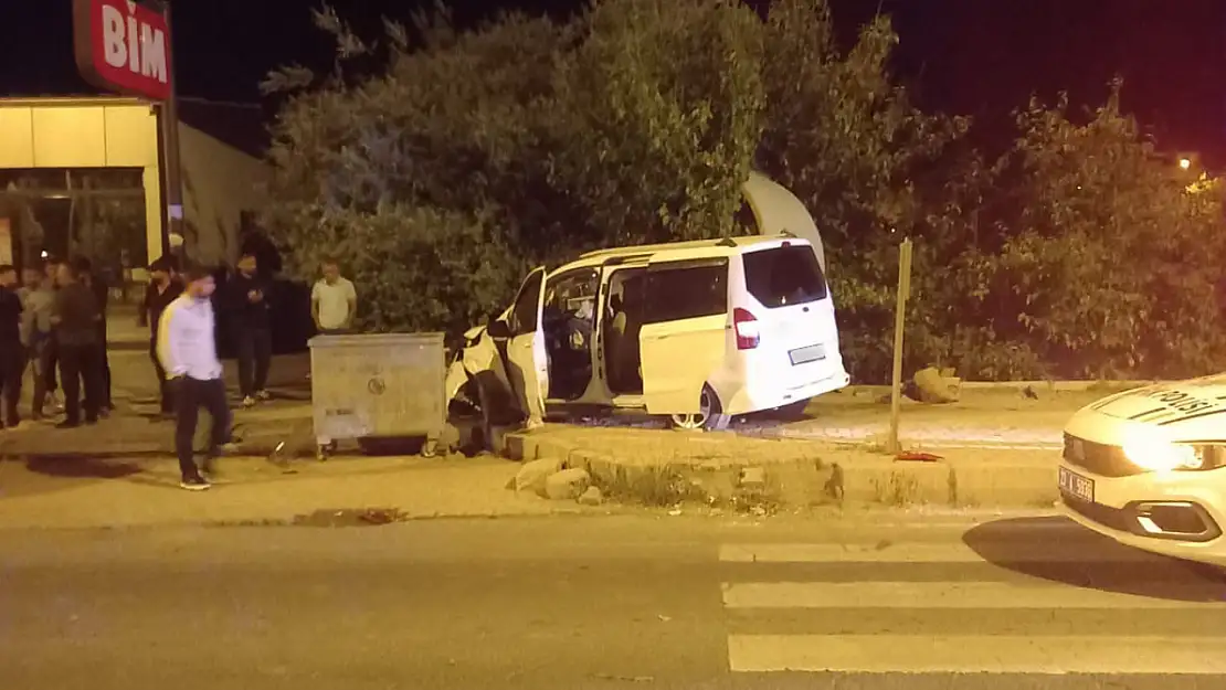 Elazığ'da  Trafik Kazası: 1'i Ağır 6 Yaralı