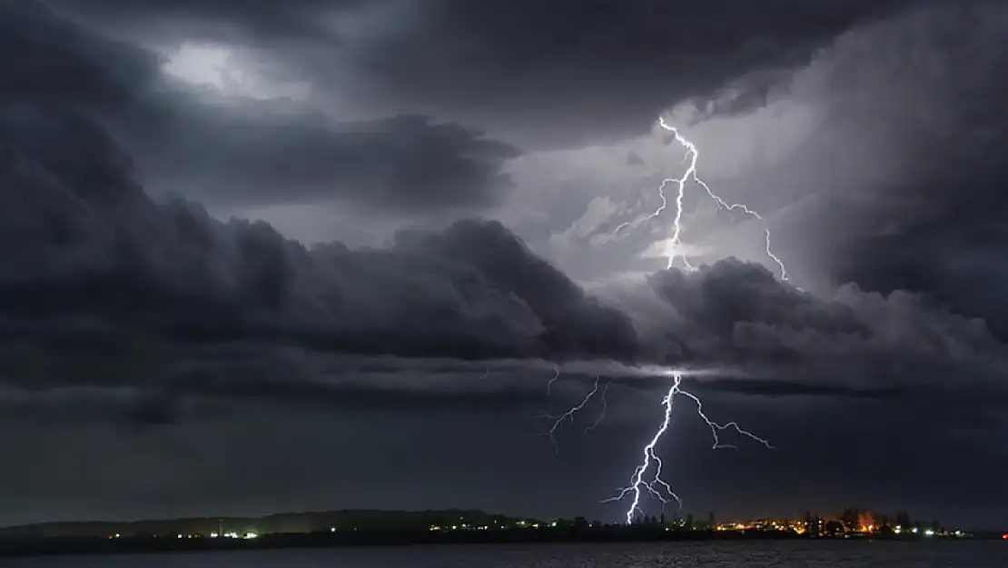 Meteorolojiden Elazığ'a Kuvvetli Rüzgar ve Fırtına Uyarısı