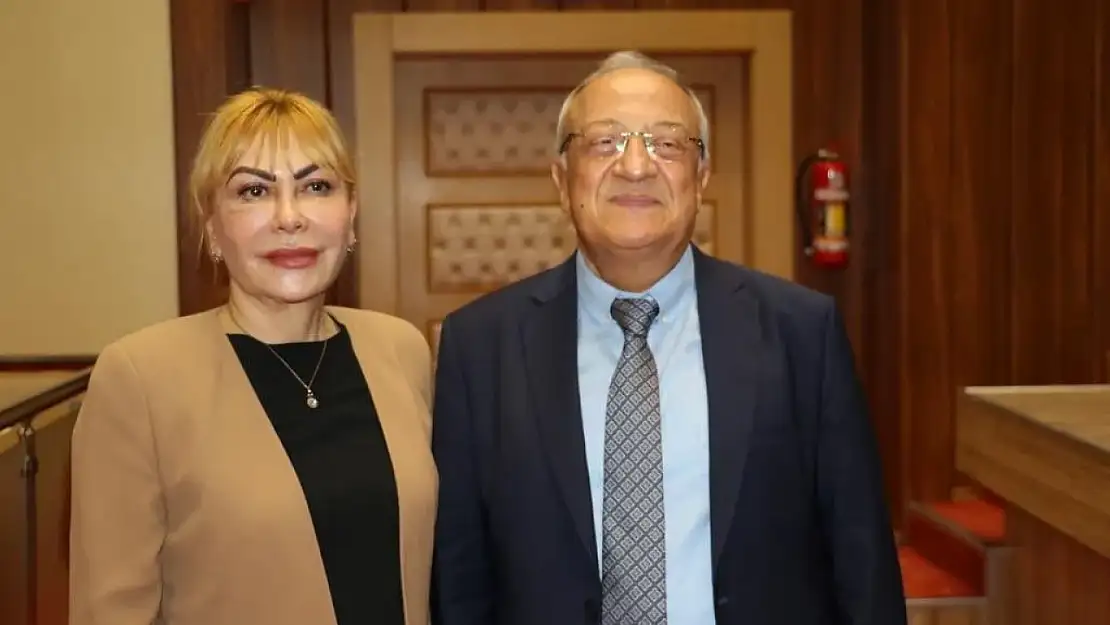 Prof. Dr. Şinasi Yalçın Hayatını Kaybetti