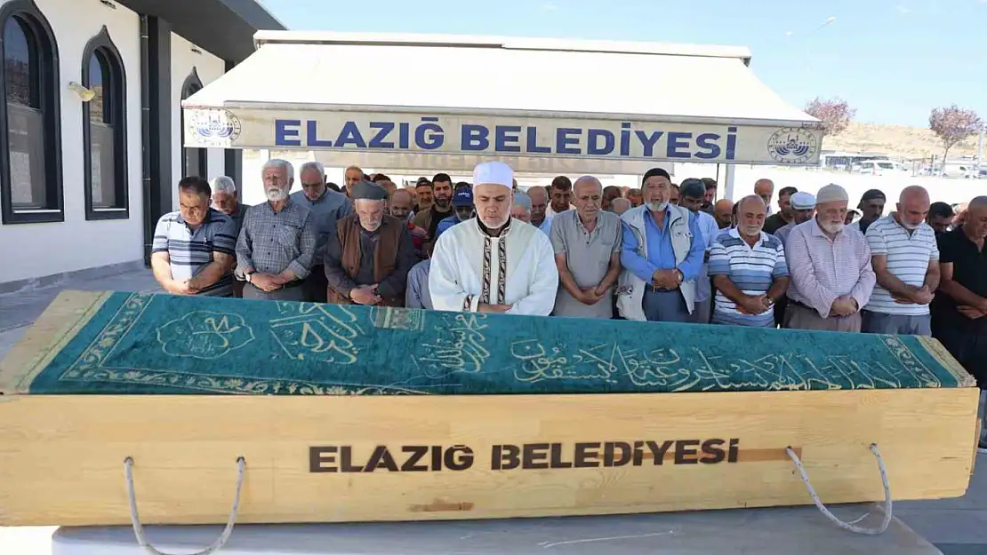 Yarım Saat Ara İle 2 Otomobil Çarptı Yaşlı Adam Hayatını Kaybetti
