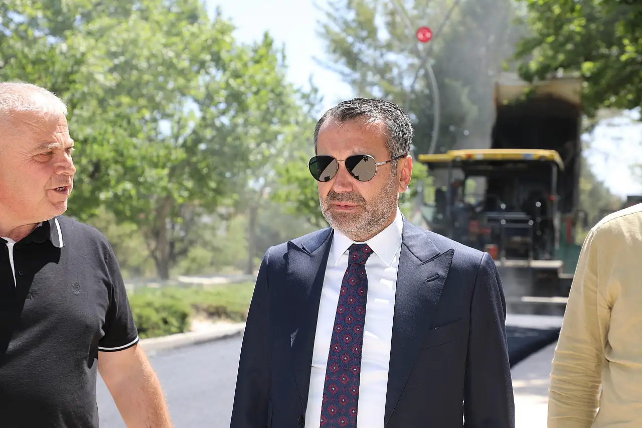 Yol Yenileme Çalışmaları Devam Ediyor