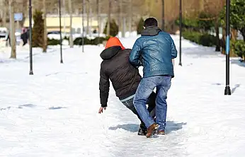 Elazığ'da 645 Kişi, Kar ve Buzlanmadan Dolayı Düşerek Yaralandı