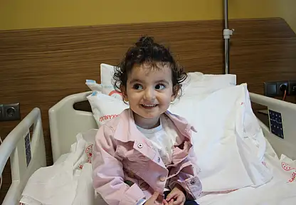 24 Aylık Bebekten 1.5 Santimlik Taş Alındı