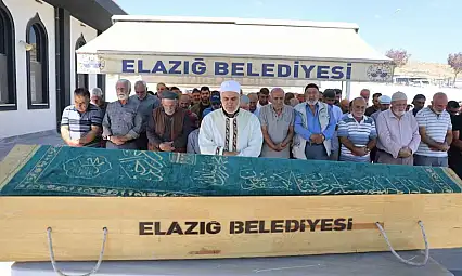 Yarım Saat Ara İle 2 Otomobil Çarptı Yaşlı Adam Hayatını Kaybetti