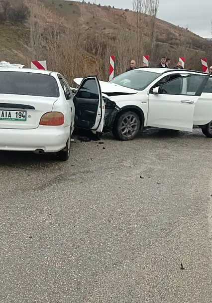 Baskil'de Trafik Kazası: 9 Yaralı