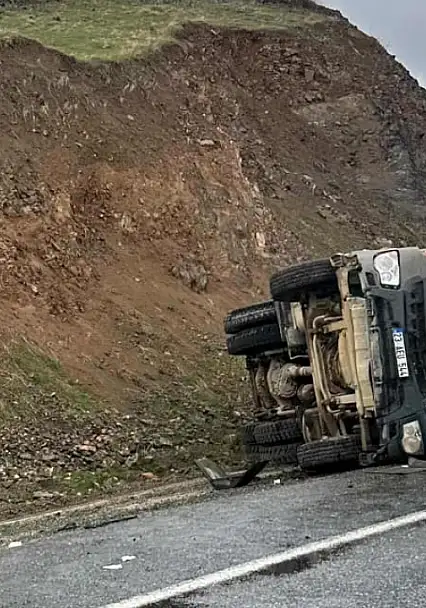 Elazığ'da Beton Pompası Yan Yattı: 1 Yaralı