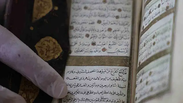200 Yıllık Altın Tezhipli Kur'an-I Kerim'i Cumhurbaşkanı'na Hediye Etmek İstiyor