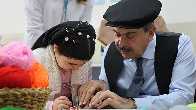 Bakan Tekin, Elazığ'da Öğrencilerle Ara Tatil Etkinliklerine Katıldı