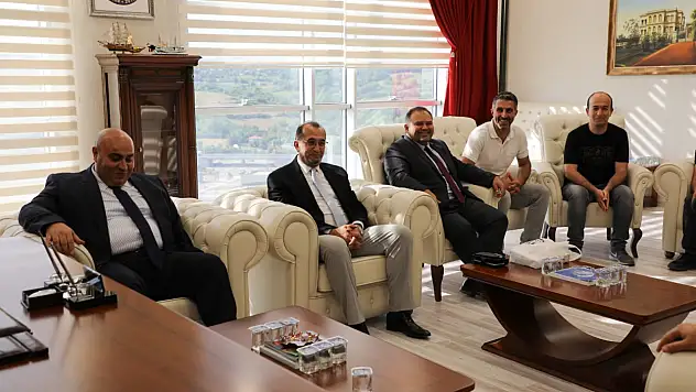 Bartın Elazığlılar Derneği'nden Elazığlı Rektör Akkaya'ya Hayırlı Olsun Ziyareti