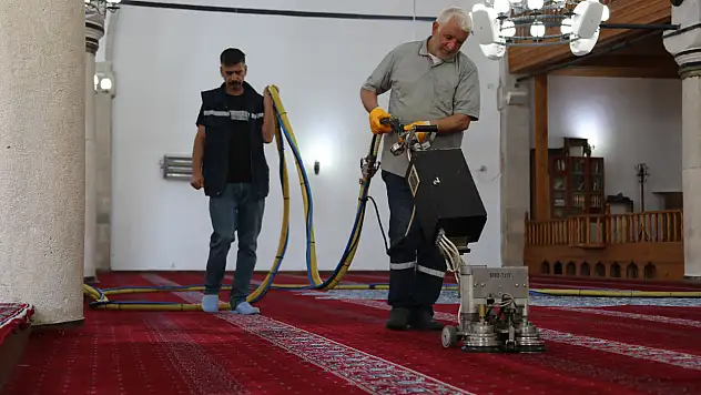 Elazığ Belediyesi'nin Bayram Mesaisi