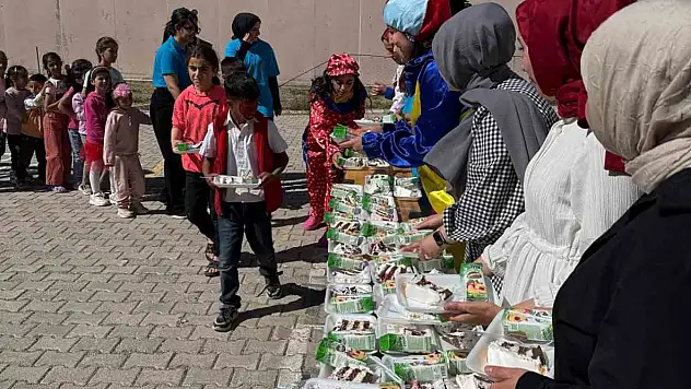 Elazığ'dan Van'a Anlamlı Etkinlik