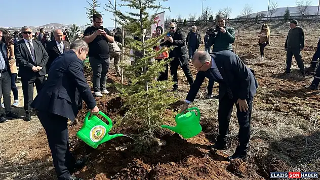 Fırat Üniversitesi'nde 50. Yıl Hatıra Ormanı Oluşturuldu