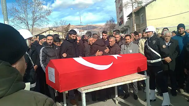 Kalp Krizi Geçiren Elazığlı  Polis Memuru Son Yolculuğuna Uğurlandı