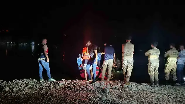 Palu'da Balık Tutmak İçin Nehre Giren Şahıs Akıntıya Kapıldı
