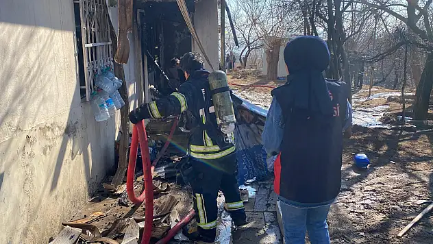 Soba Devrildi:1 Ağır 3 Yaralı