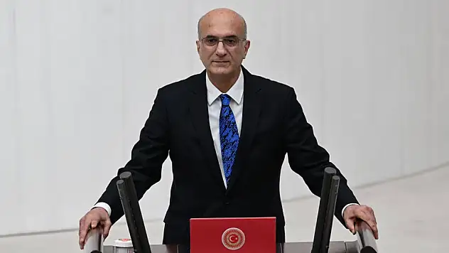 Tekin Bingöl, CHP Meclis Başkanvekili Seçildi