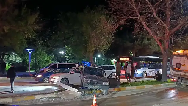 Zincirleme Kaza:2 Yaralı!