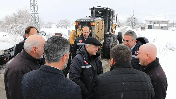 Vali Numan Hatipoğlu Kapanan Köy Yolları İle İlgili Yetkililerden Bilgi Aldı