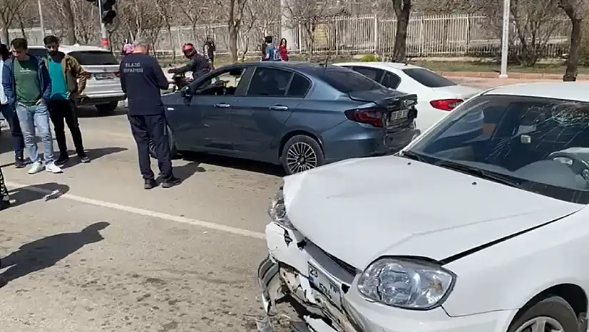 Elazığ'da Otomobilin Çarptığı Genç Kız Hayatını Kaybetti