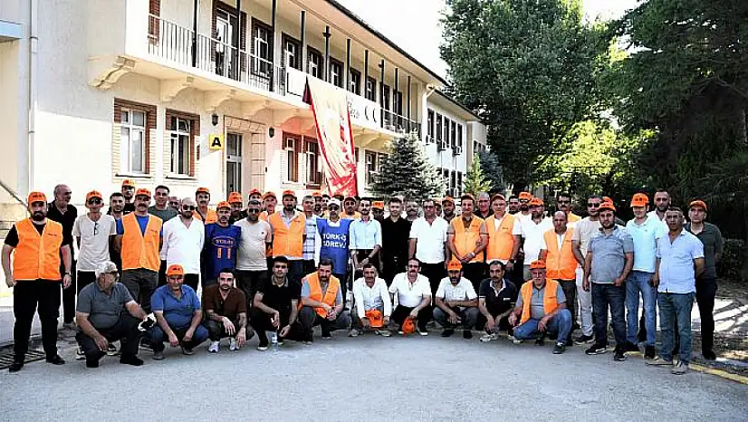 Kamu İşçileri Eylemlerini Sürdürüyor