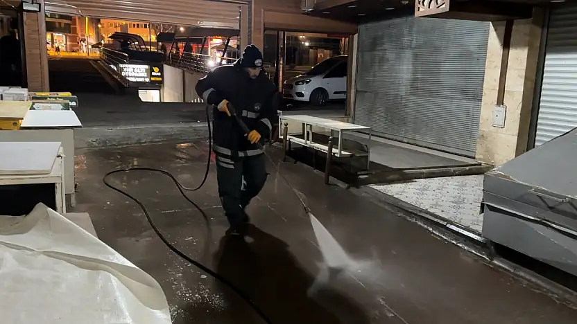 Elazığ Belediyesi'nden Bayram Temizliği