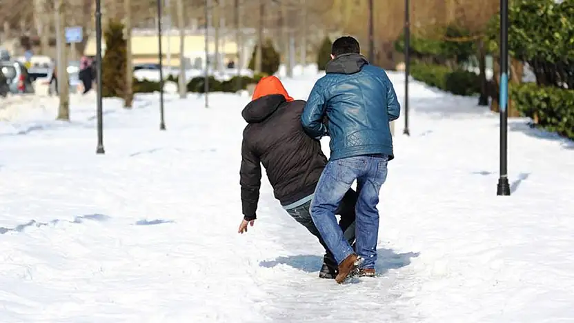 Elazığ'da 645 Kişi, Kar ve Buzlanmadan Dolayı Düşerek Yaralandı